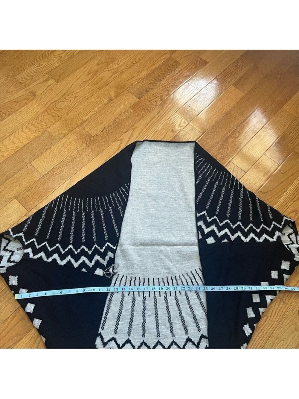 Madison 88 Knit Shawl, Wrap Women’s One Size Black & Gray Poncho Cardigan - Picture 7 of 9